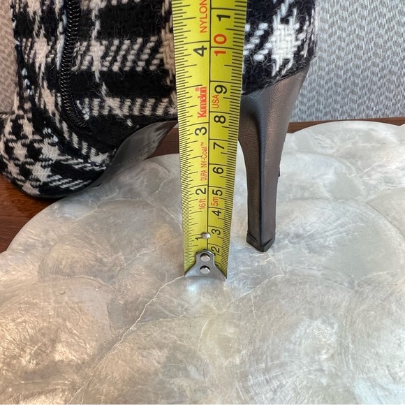 Burberry Womens Vintage High Boots Vintage Size 38 EUC Black and White - Picture 5 of 15